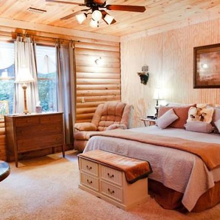 Scenic Valley Inn B&B And Event Center แมนฮัตตัน ภายนอก รูปภาพ