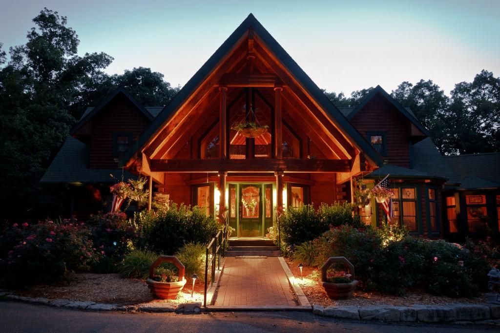 Scenic Valley Inn B&B And Event Center แมนฮัตตัน ภายนอก รูปภาพ